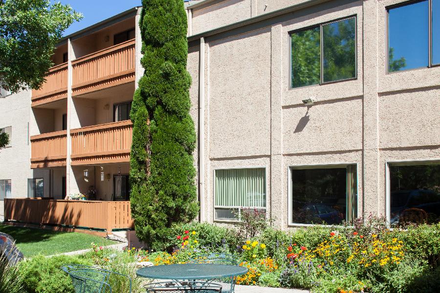 Mountain View Independent Living community exterior