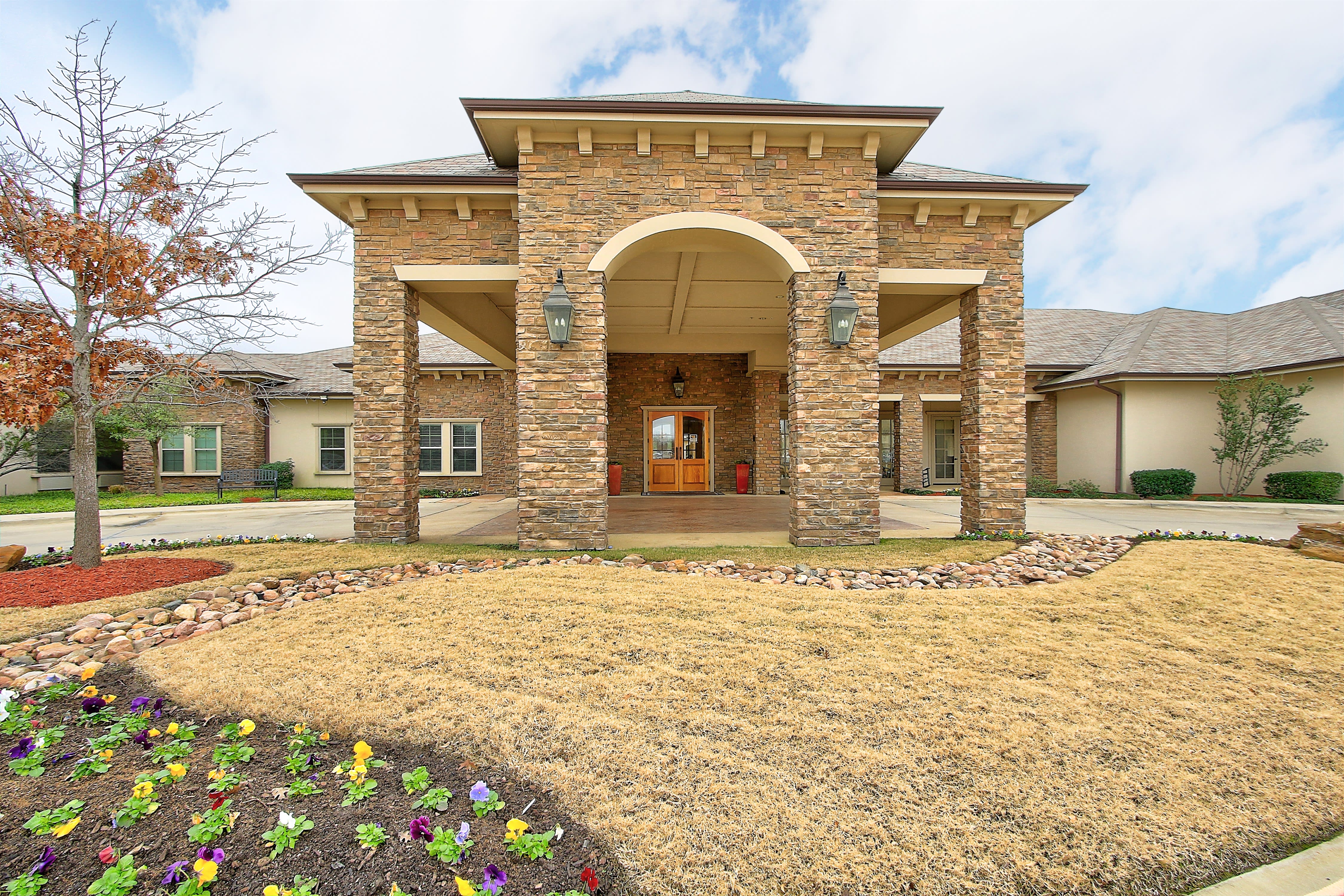 Mariella of Grapevine community entrance