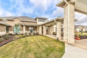 Long Creek Assisted Living and Memory Care outdoor common area