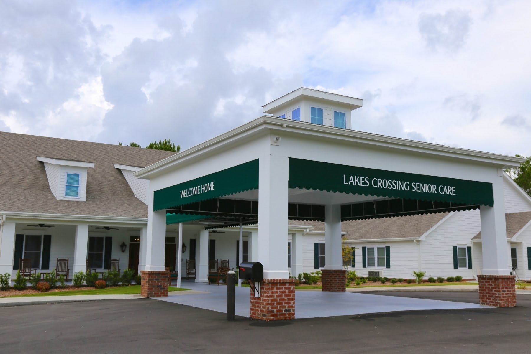 Lakes Crossing Senior Living 