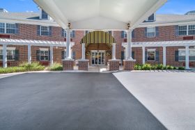 Barclay House of Oakleaf Village community exterior