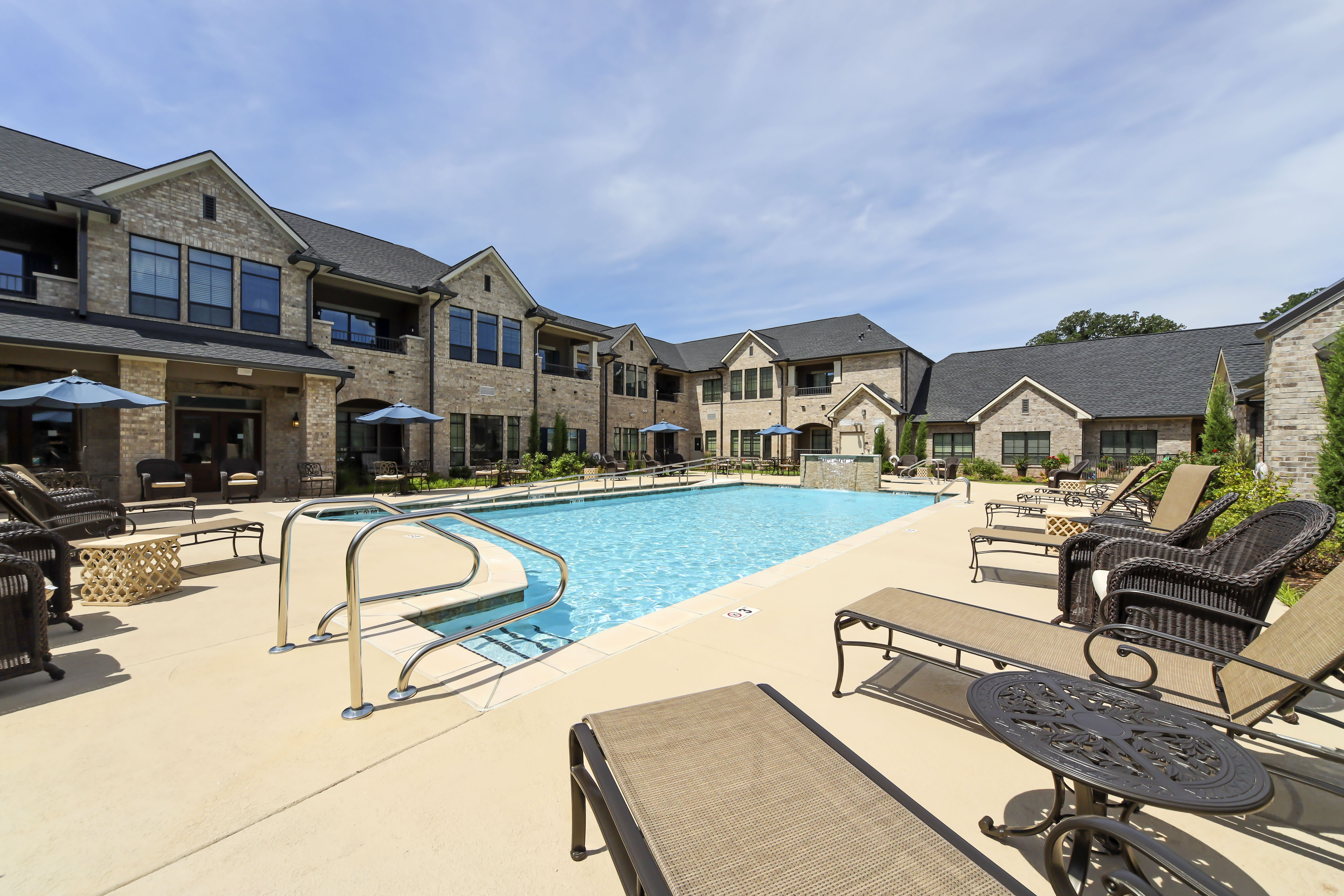 The Veraden Senior Living swimming pool