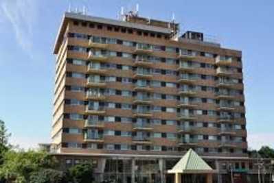 Photo of Brentmoor Retirement Community
