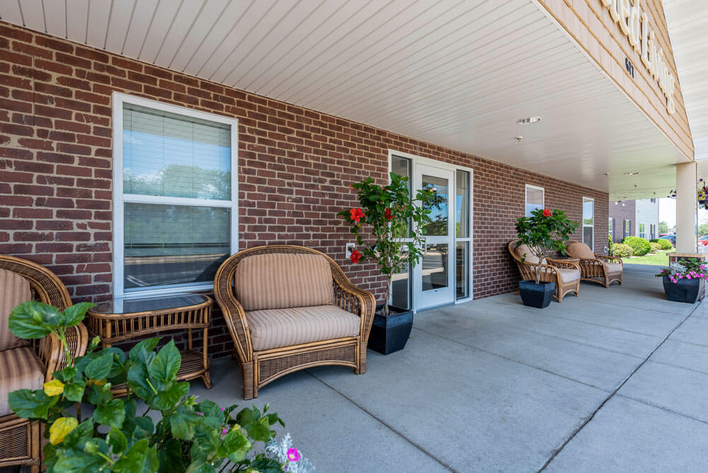 Edgewood Senior Living Sartell outdoor common area