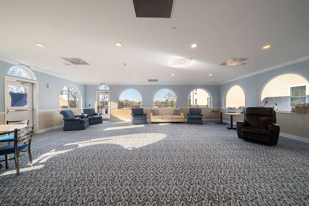 Viva Senior Living at Gainesville indoor common area
