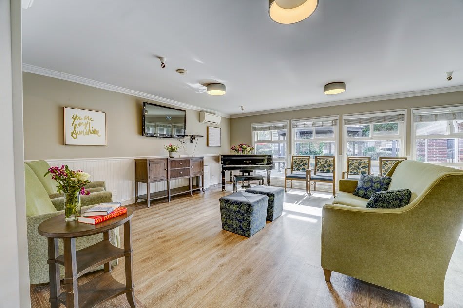 Menlo Oaks indoor common area