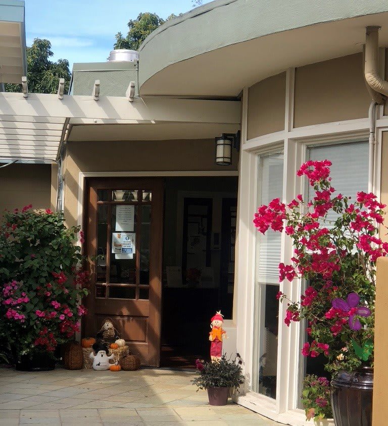 Meadow Gardens of Menlo Park community entrance