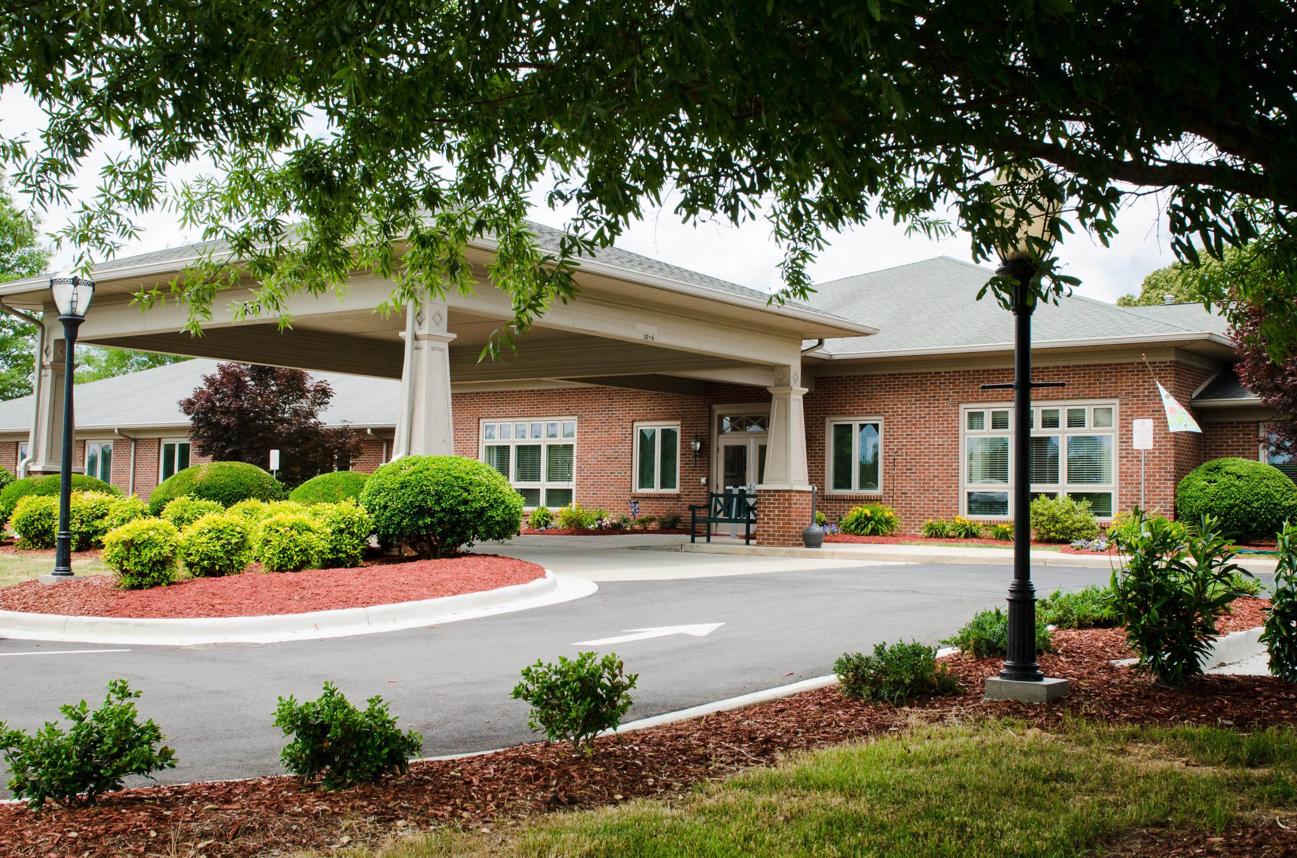 Commonwealth Senior Living at South Boston community exterior