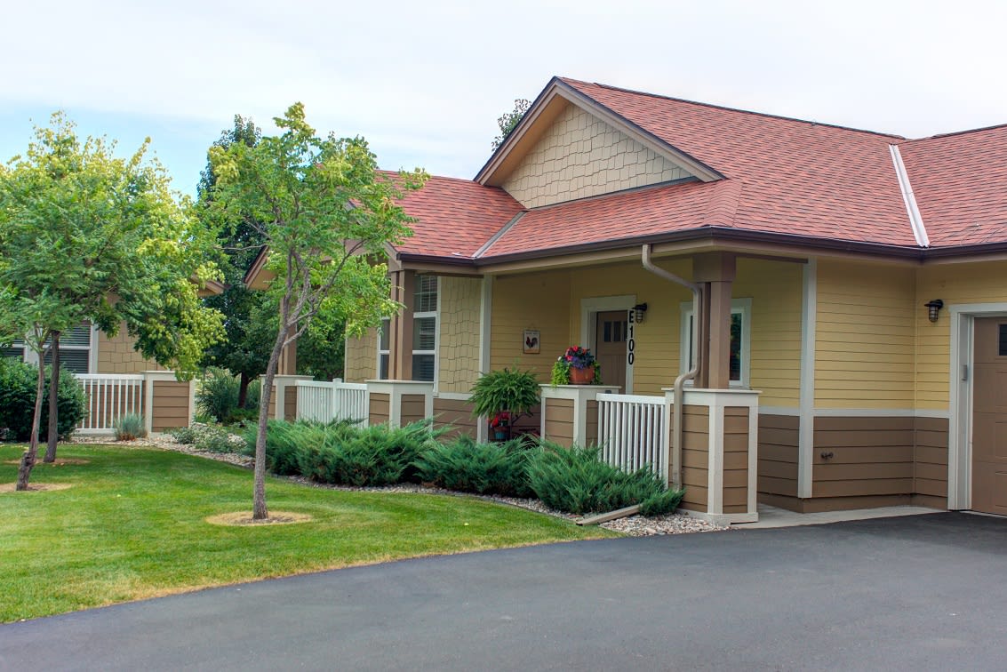 Rigden Farm Senior Living outdoor common area