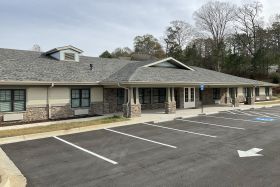 Grace Senior Living of Woodstock outdoor common area