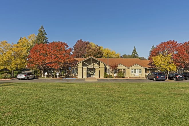 Vista Roseville Memory Care community exterior