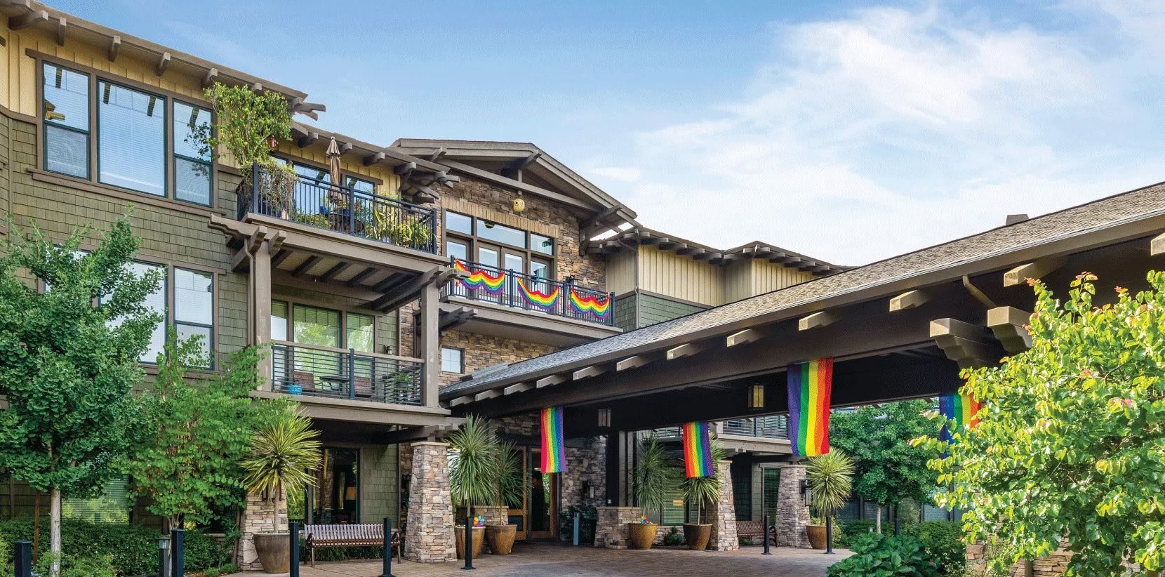 Fountaingrove Lodge, a CCRC outdoor common area