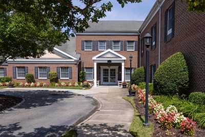 Photo of Commonwealth Senior Living at King's Grant House