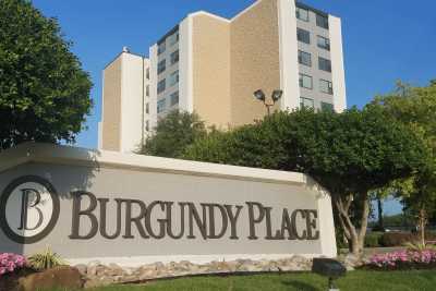 Photo of Senior Star at Burgundy Place