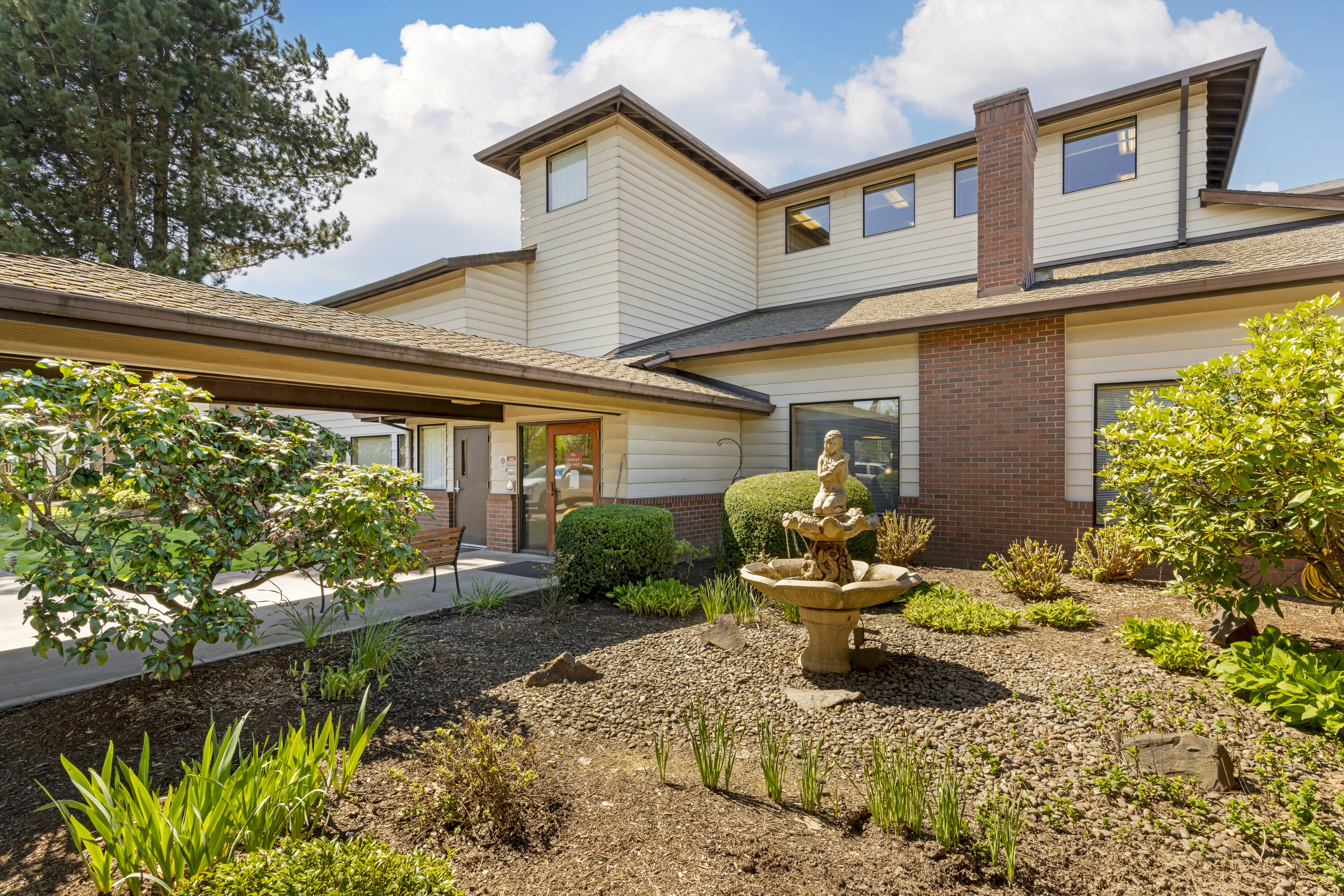 Cedarbrook Lodge Senior Living 