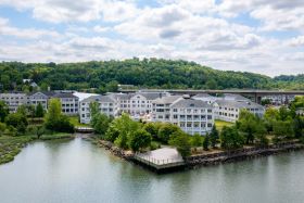 Atria on Roslyn Harbor 