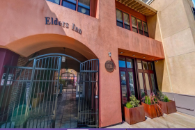 Elders Inn 