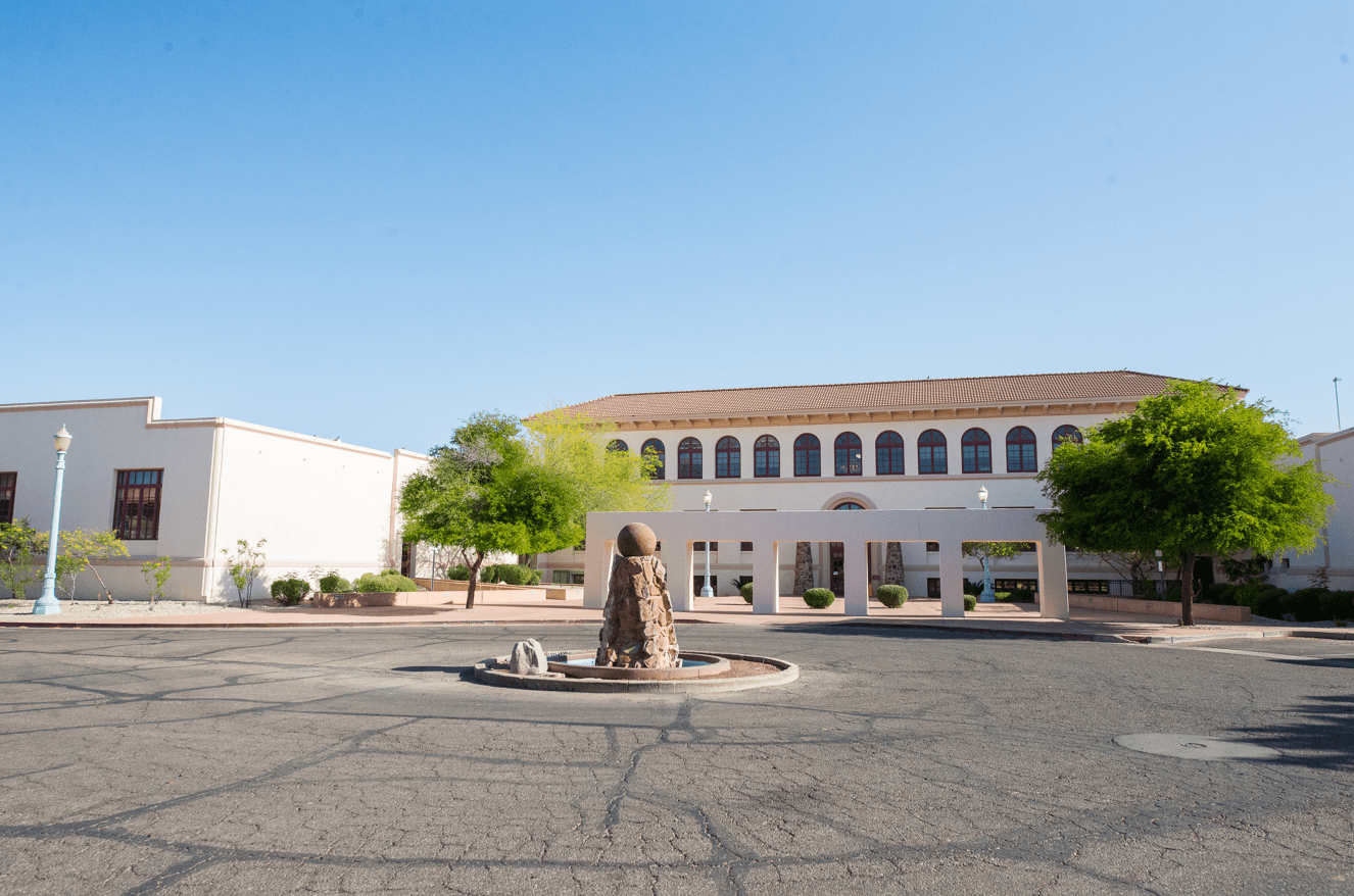 The Garnet of Casa Grande