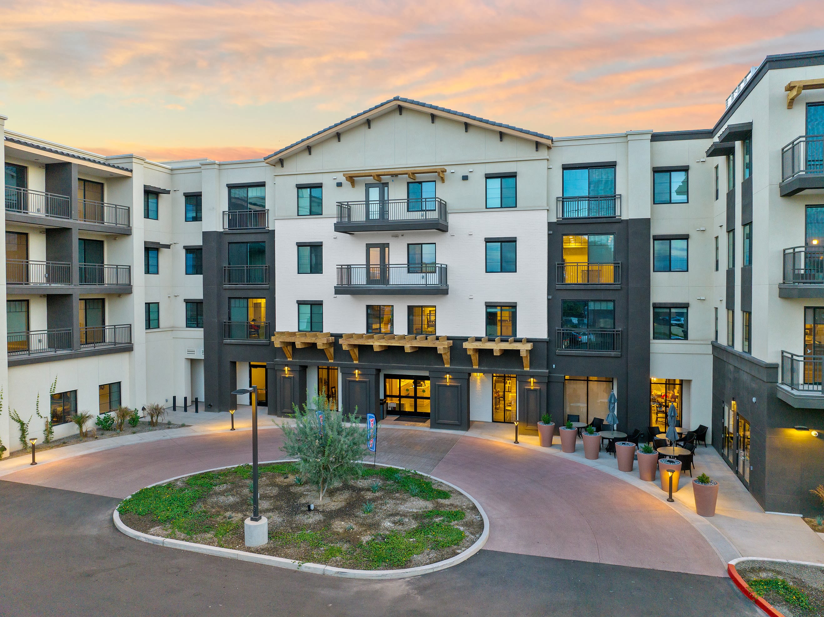 Photo of Acoya Shea by Cogir