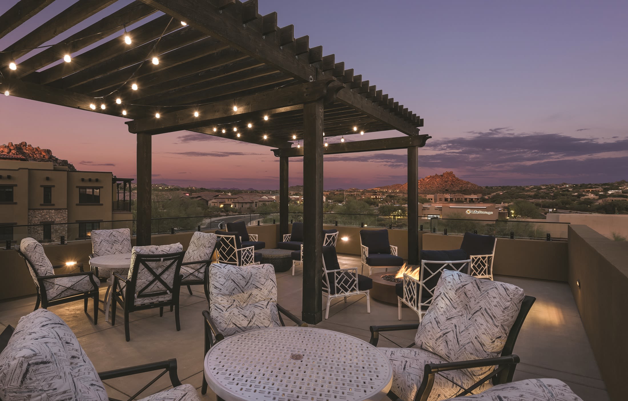 Acoya Troon by Cogir 