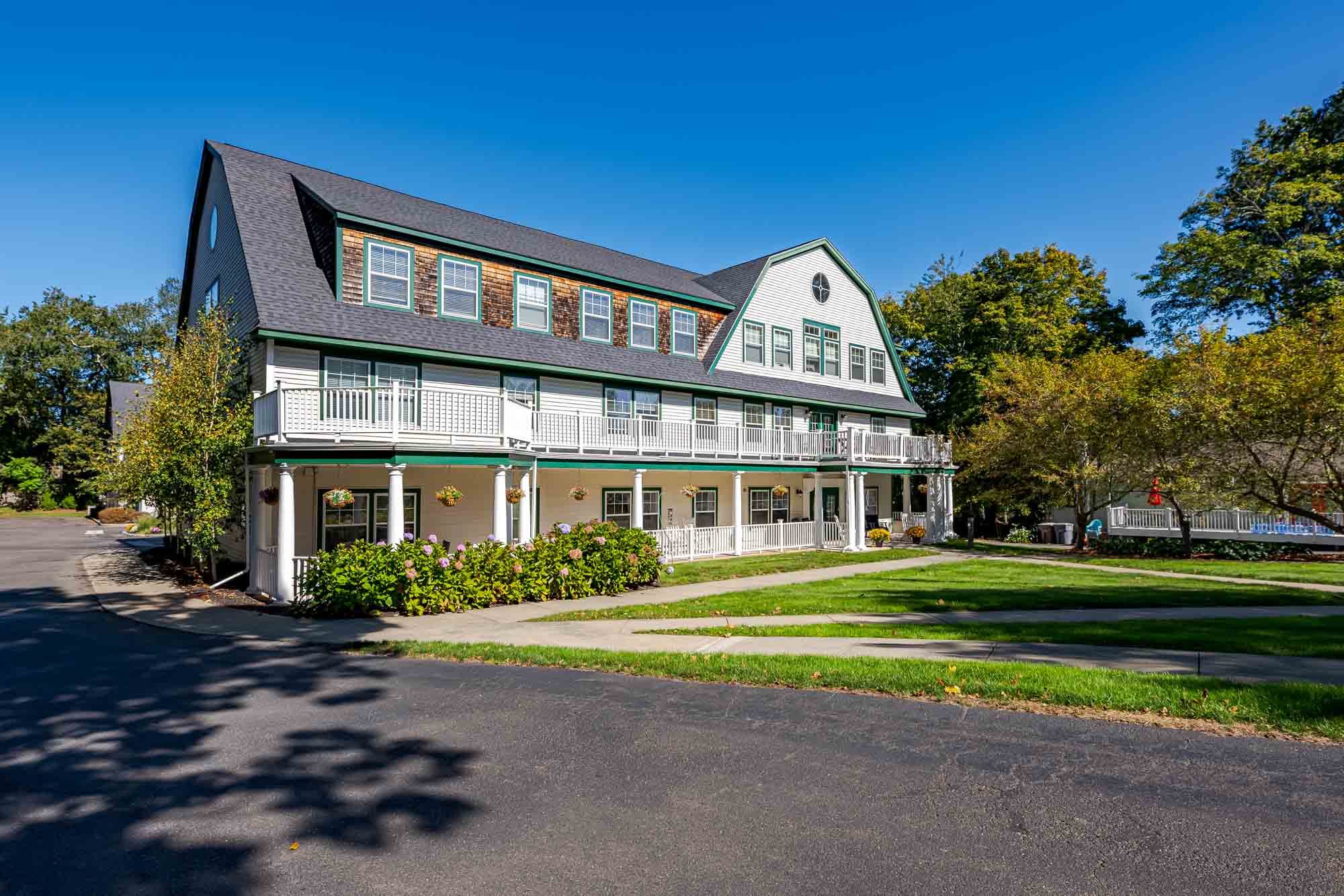 Crescent Point At Niantic