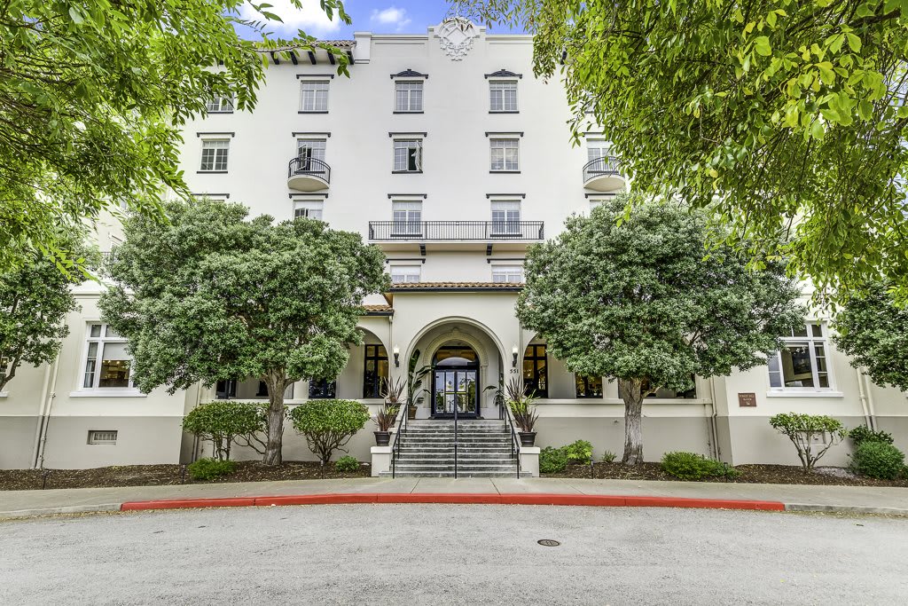 Pacific Grove Senior Living 