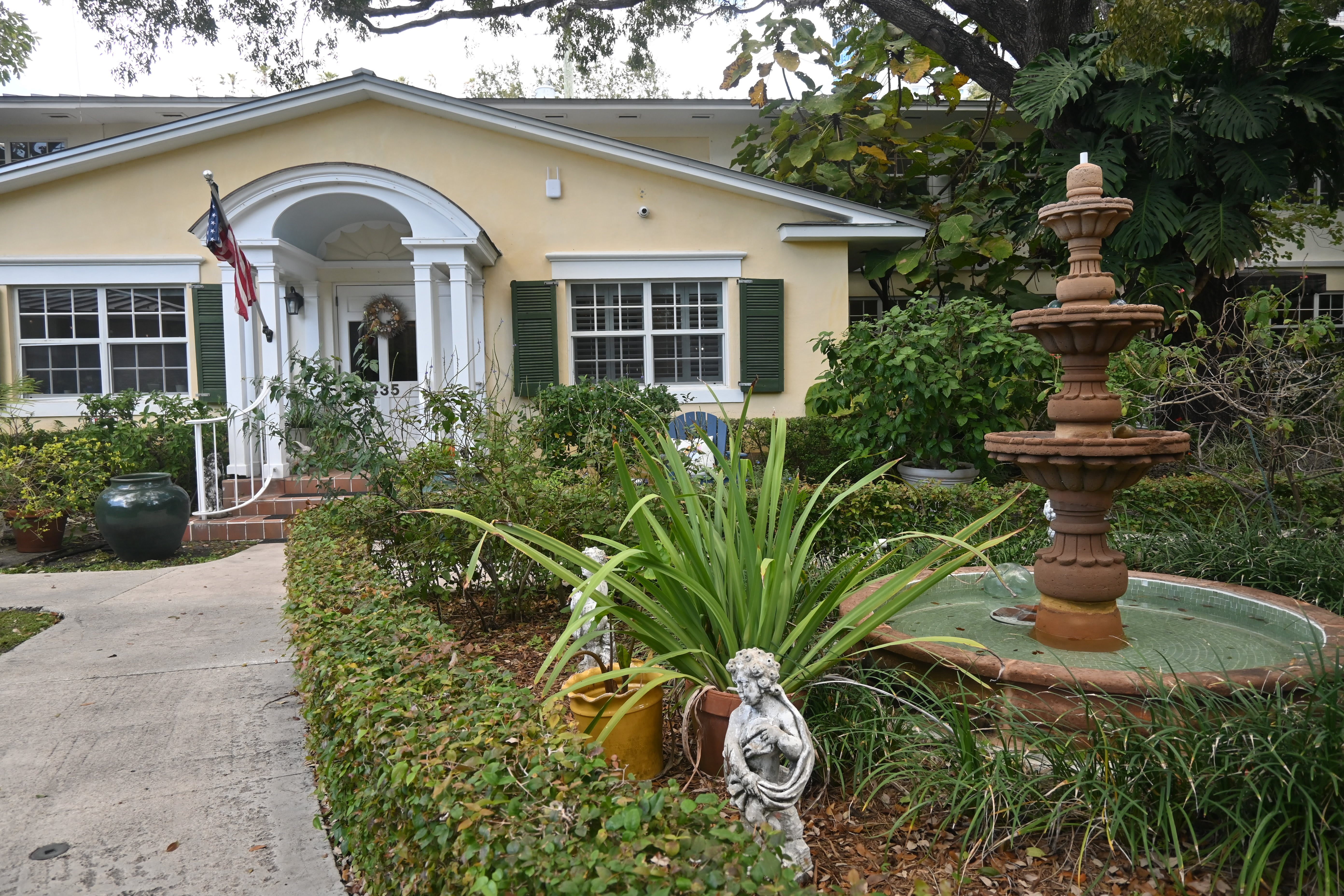 Bay Oaks