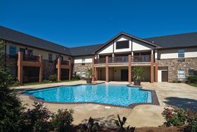 King's Reserve Suwanee swimming pool