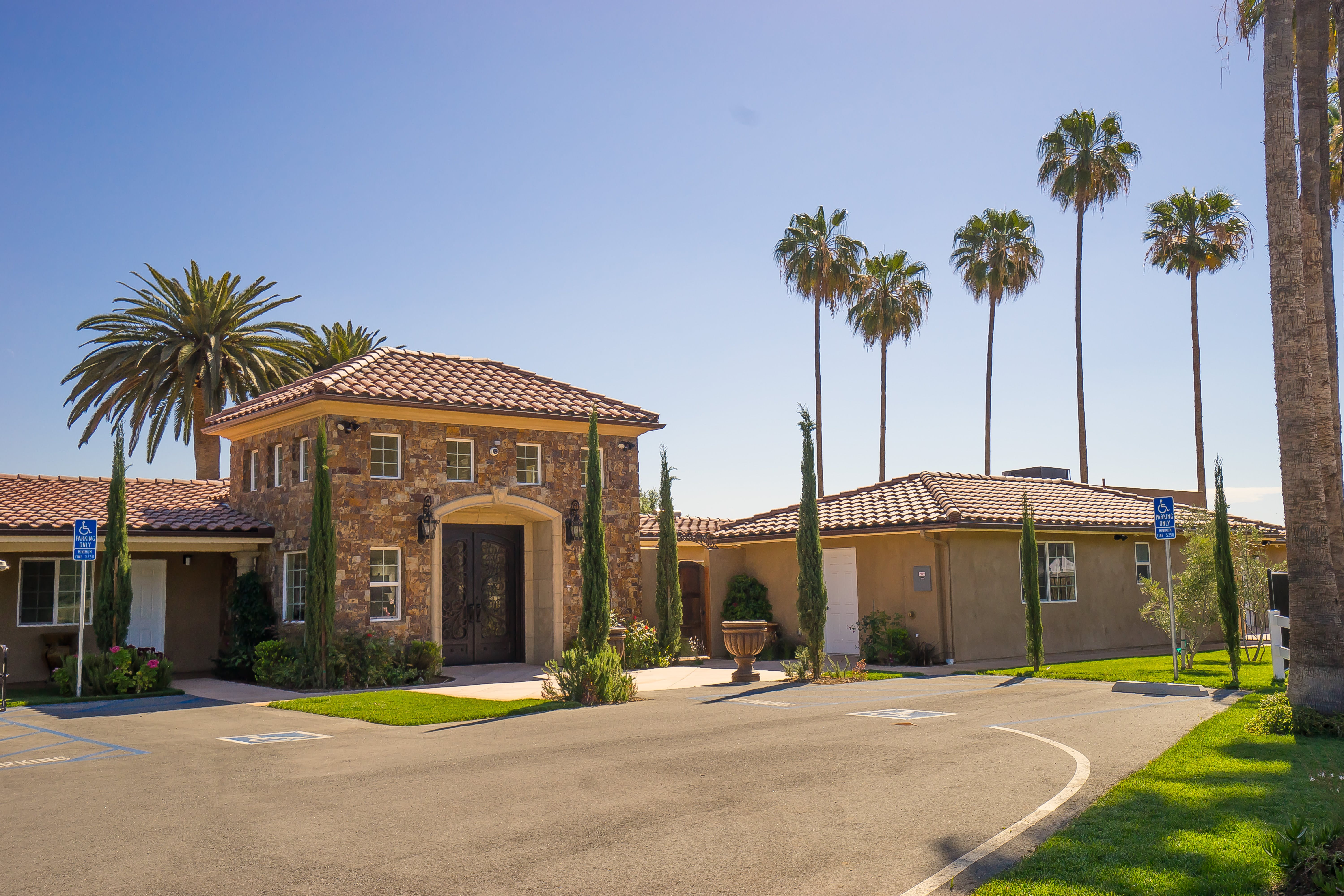 Villa Monticello community exterior
