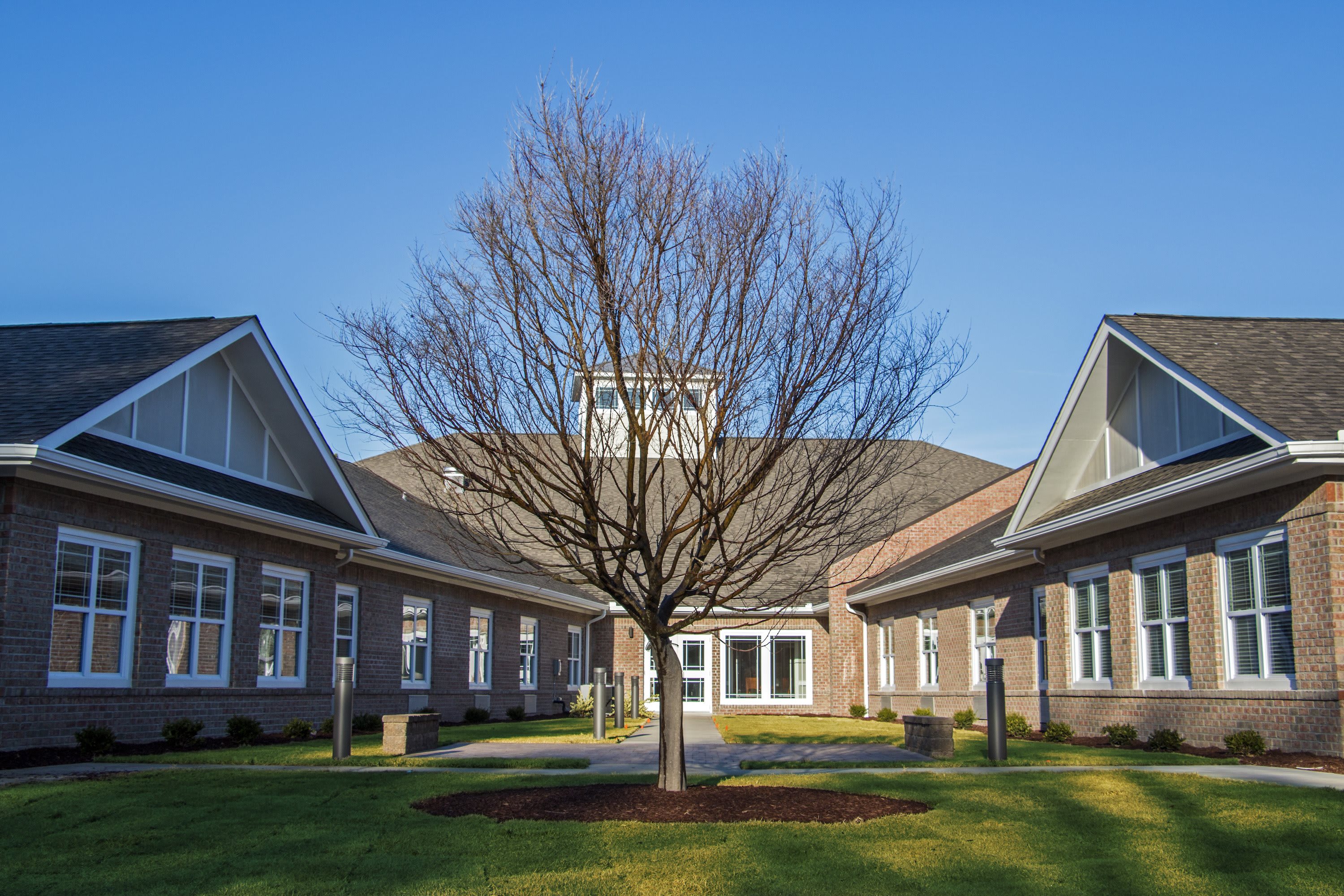 Carteret Landing Assisted Living and Memory Care outdoor common area