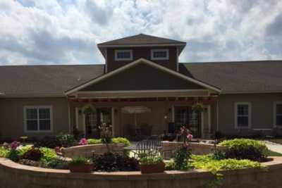 Photo of Oak Pointe of Neosho, a Viva Community