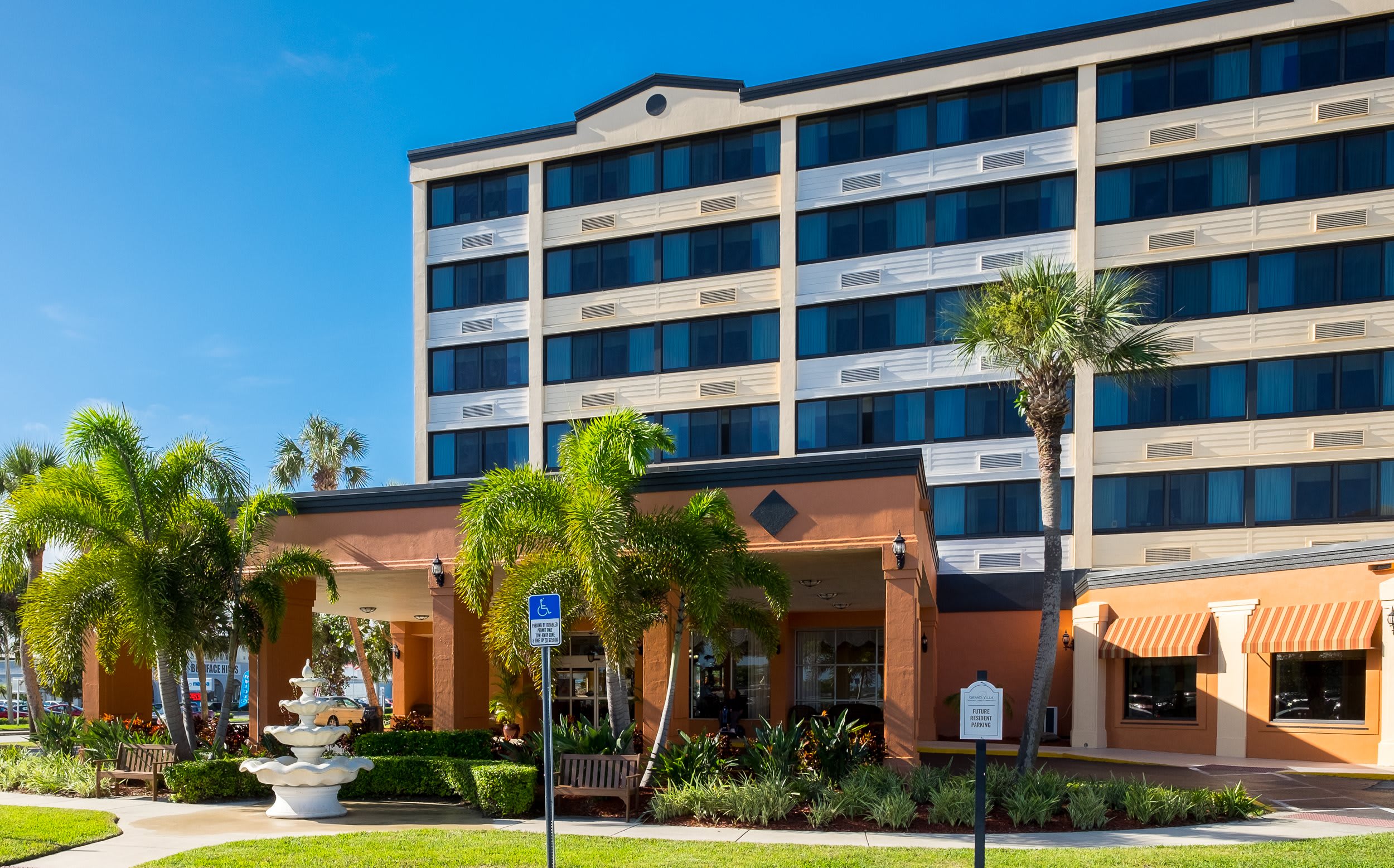 Salterra Senior Living at Melbourne community exterior