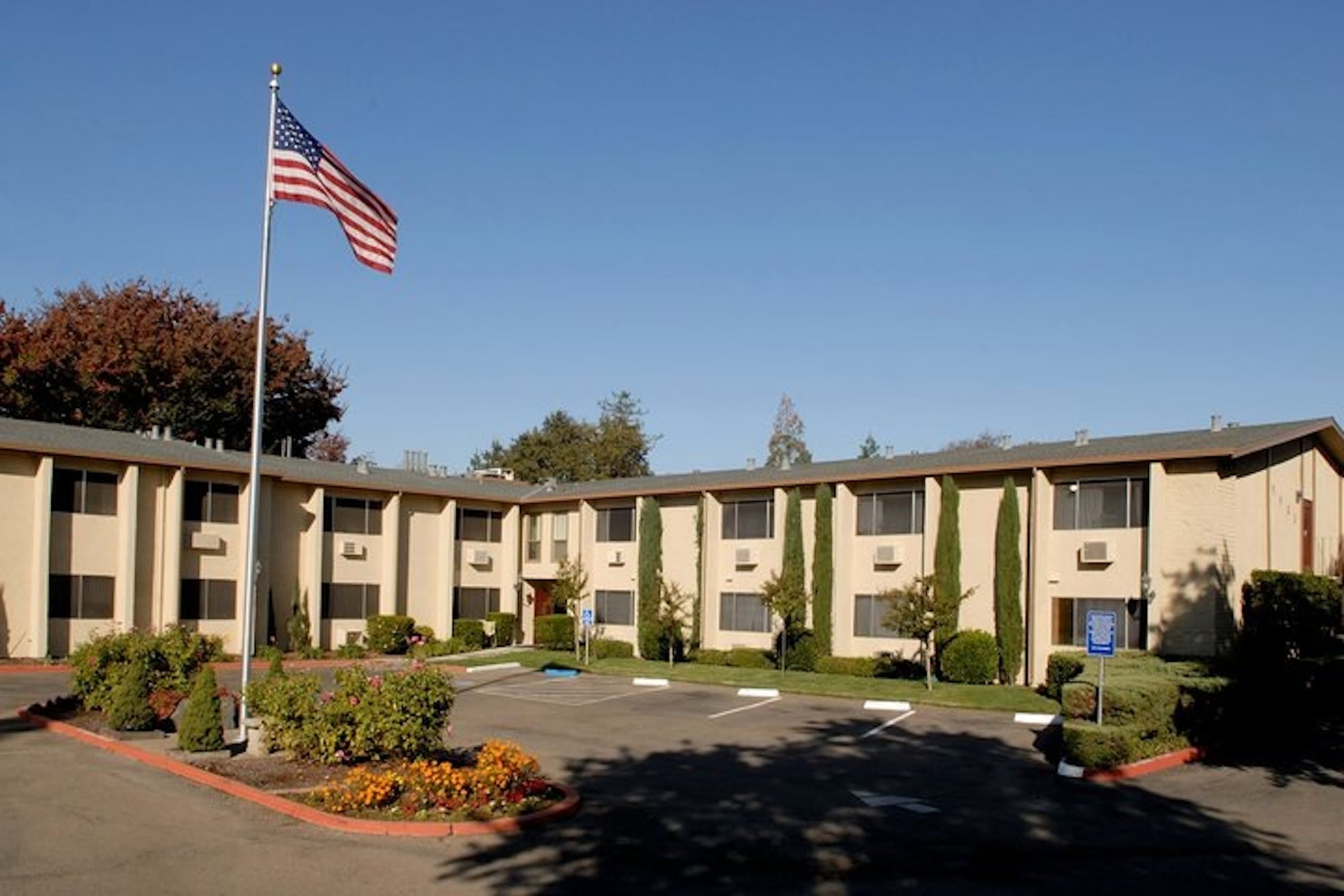 Auburn Oaks Senior Living