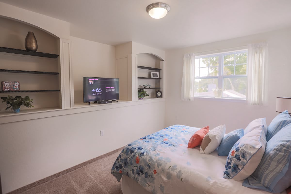 Maple Ridge bedroom