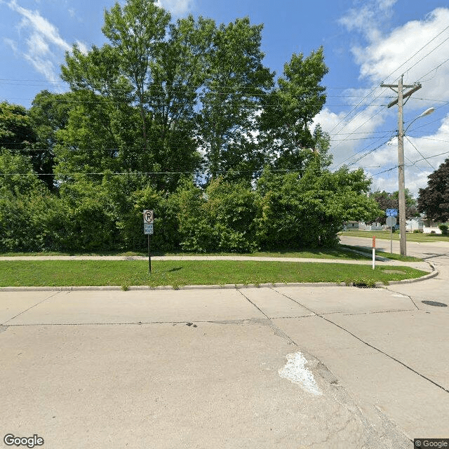 street view of Fieldcrest Manor