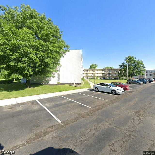 Crestwood Village North Apartments 