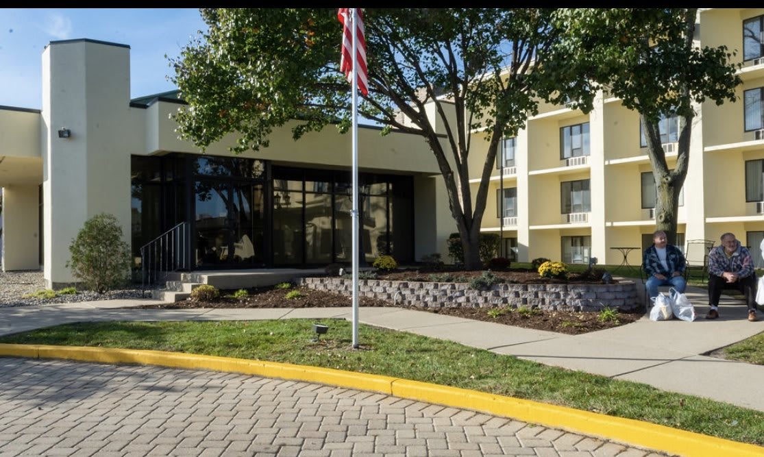 High Point Residence Kankakee outdoor common area