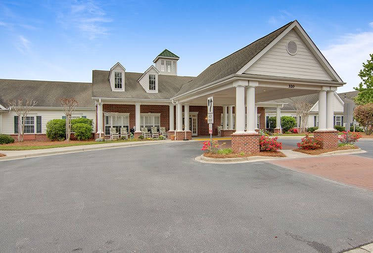 Revela at Daniel Island Assisted Living outdoor common area