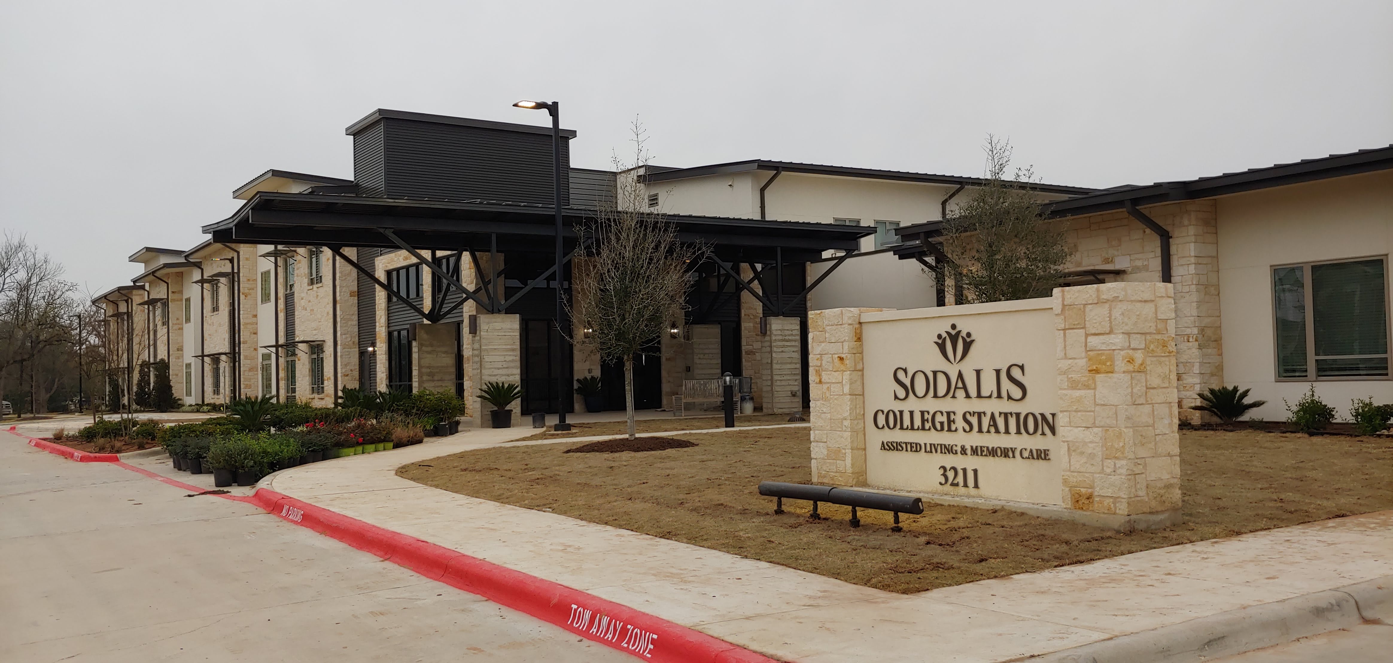 VIVERE Life College Station outdoor common area