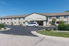 Majestic Care Commons at Perrysburg community exterior