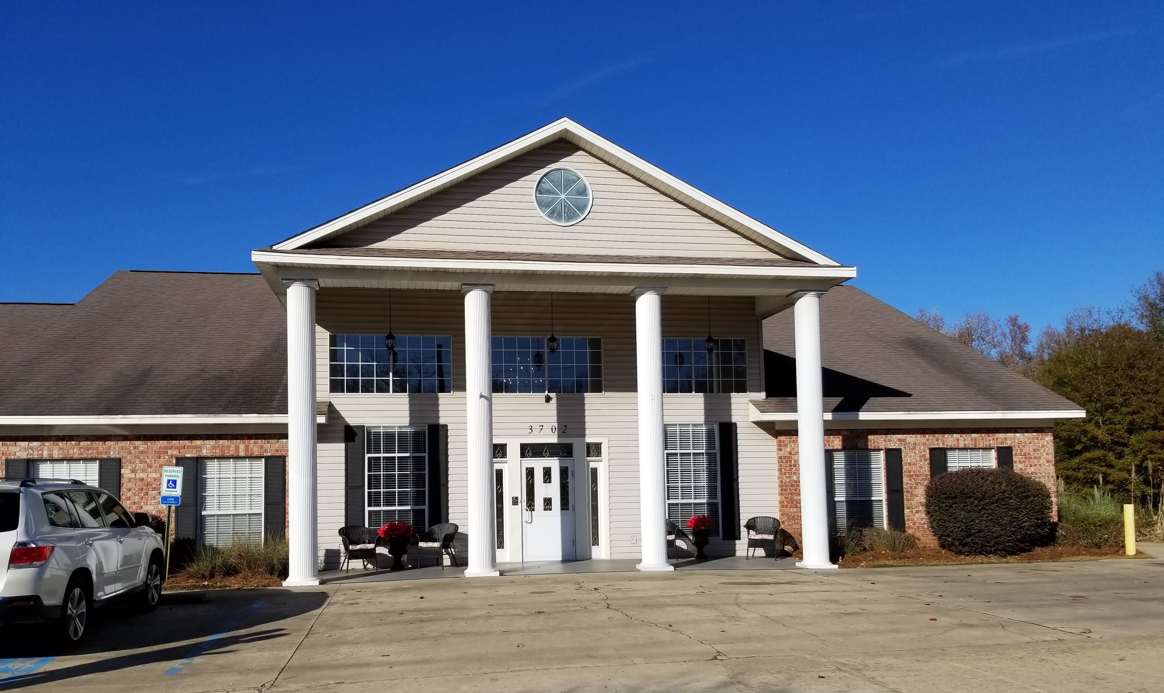 The Columns of West Monroe community exterior