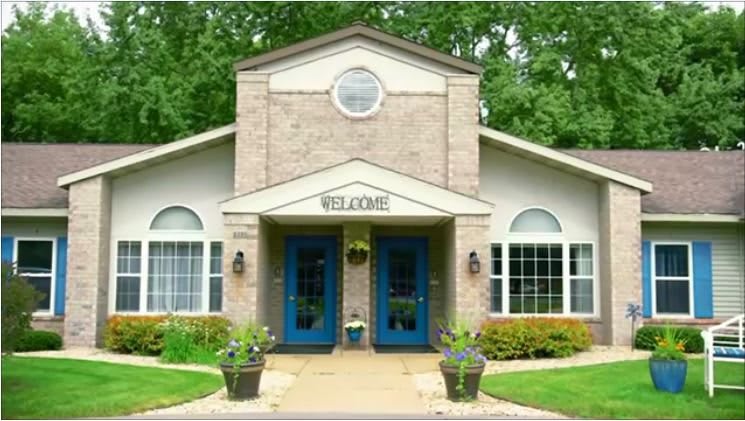 Dimensions Living Oshkosh community exterior