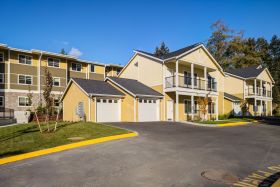 Mirror Lake Village Senior Living Community community exterior