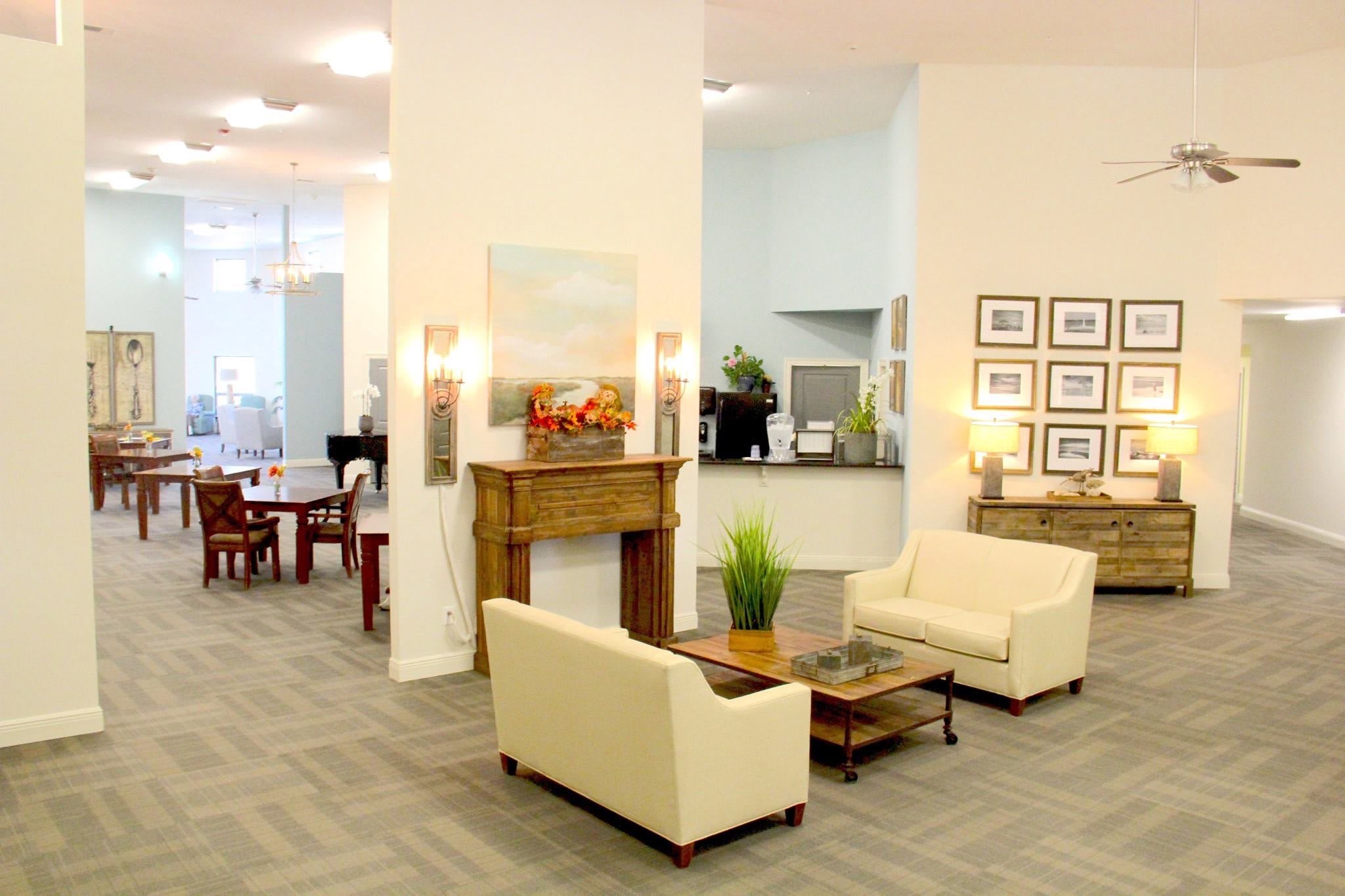 SummerHouse Bay Cove Memory Care indoor common area