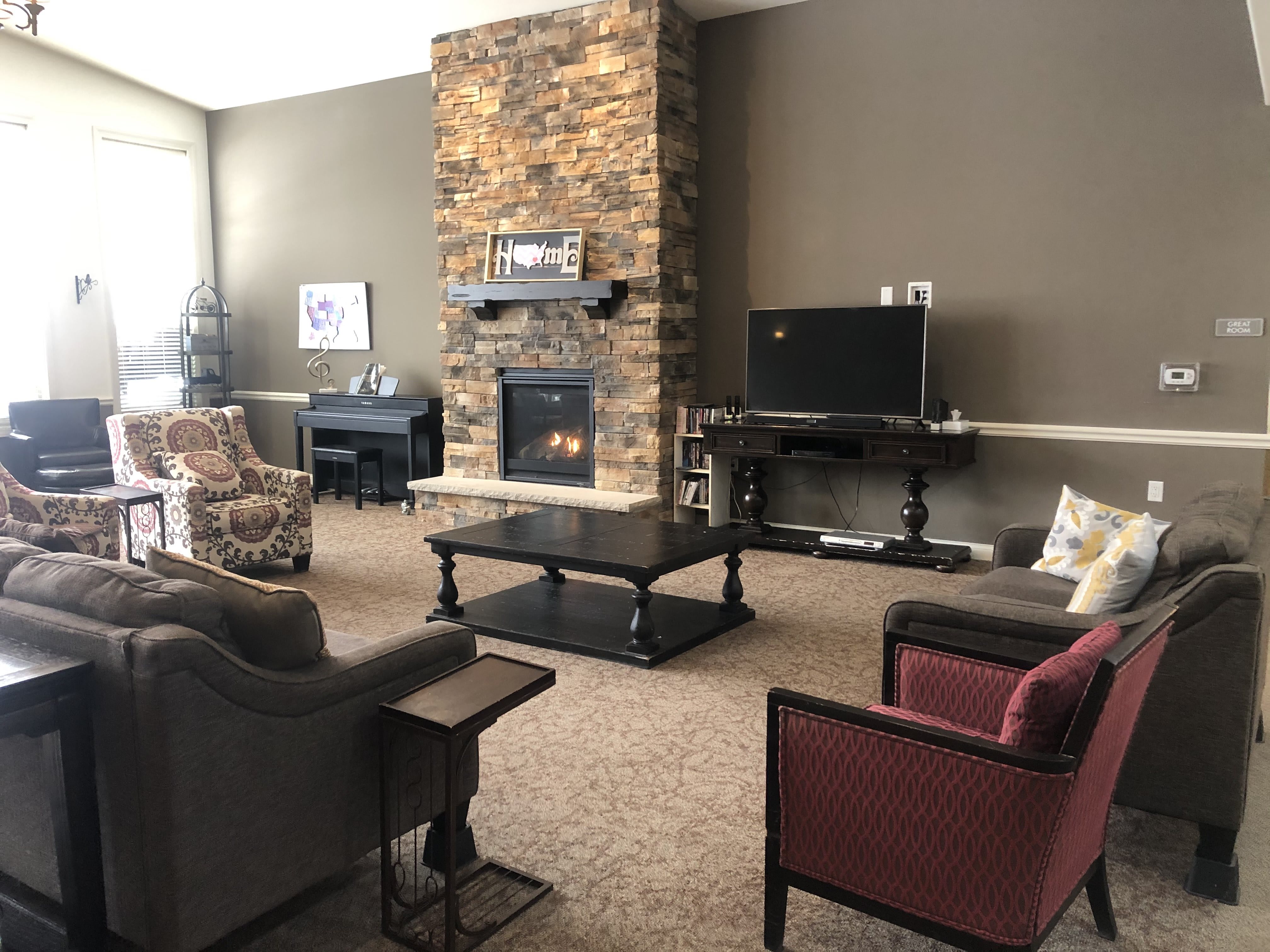 Dimensions Living Pewaukee West indoor common area