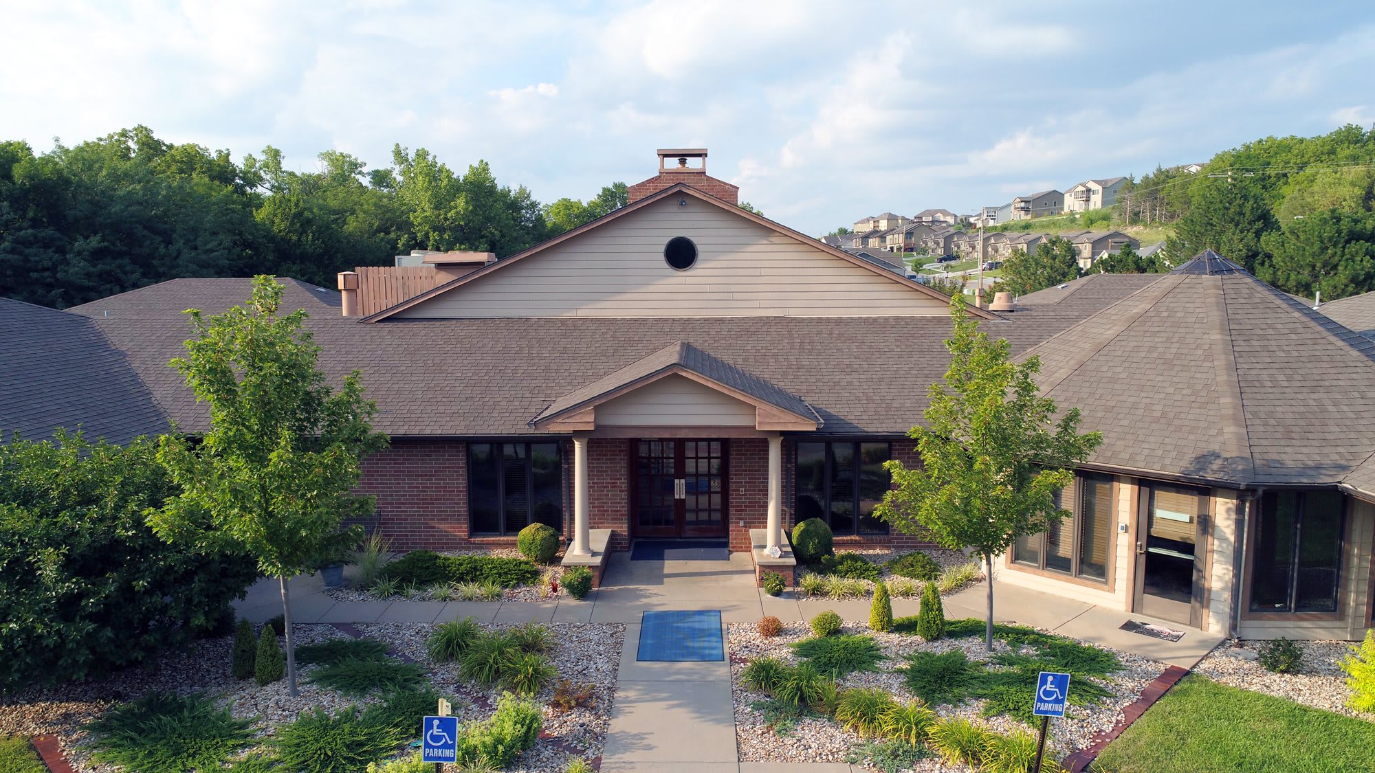 Stoneybrook Assisted Living outdoor common area